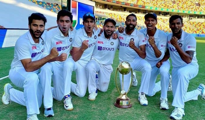 Team India with Border Gavaskar Trophy